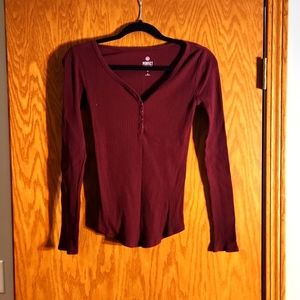 Women's v neck SO Thermal perfect Henley long sleeve top,  size xs, burgundy.